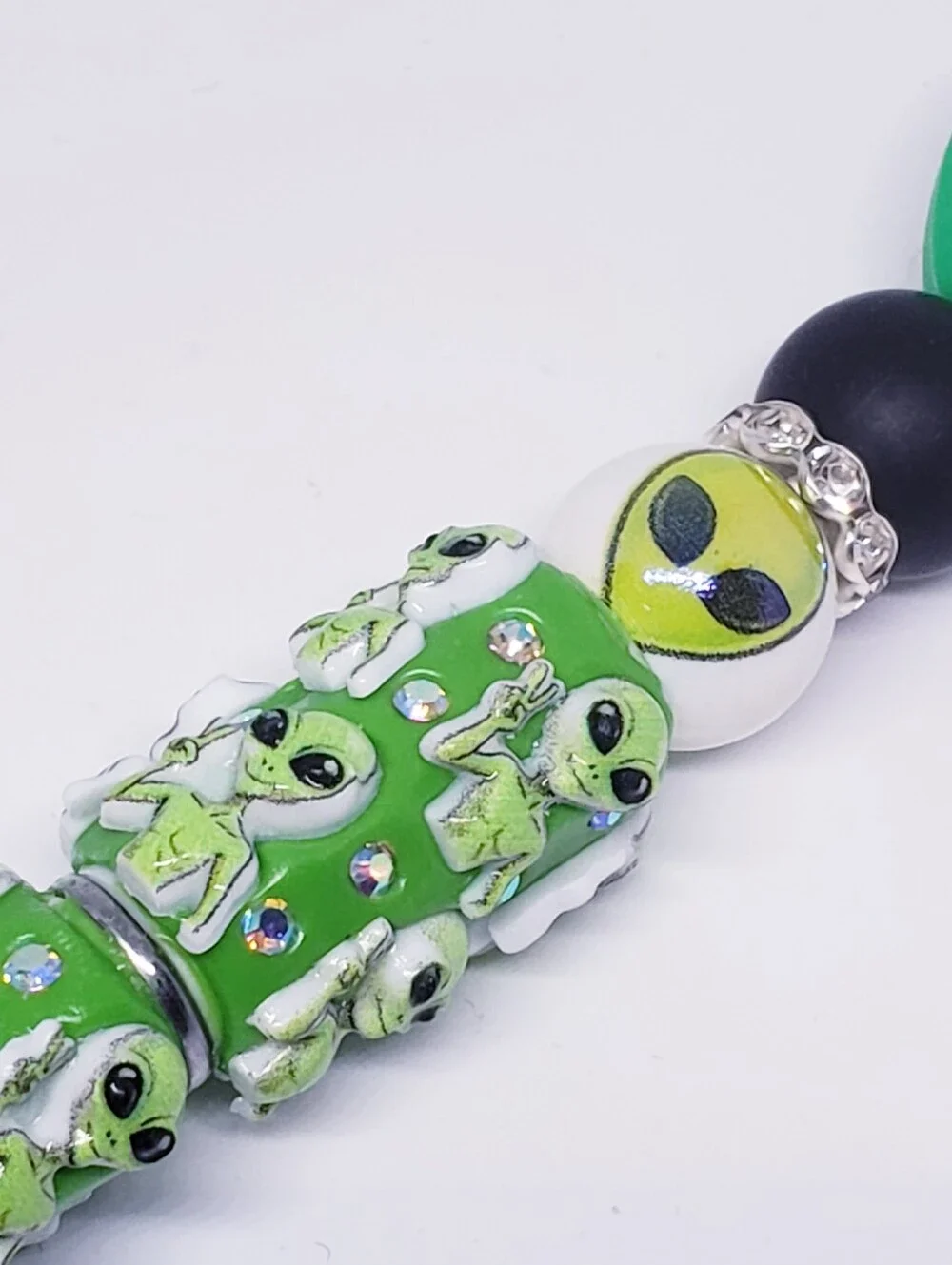 Handmade 3D Green UFO Alien Beaded Silicone Focal Bead Pen